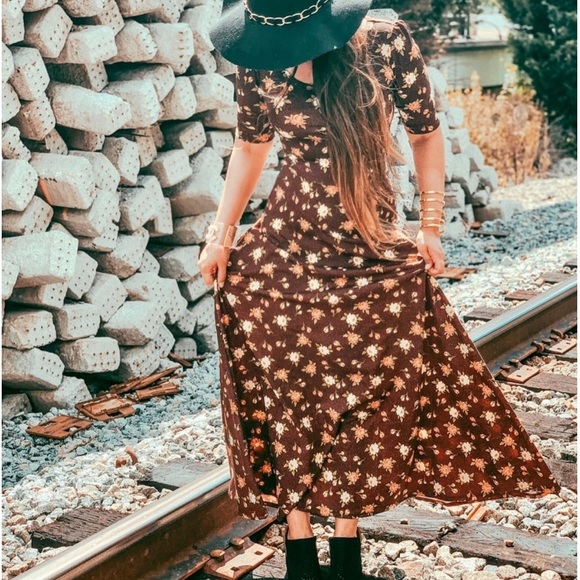 EUC LulaRoe Ana long Maxi 2XL floral print shoulder-hem 60”pit2pit 21” stretch - Picture 2 of 7